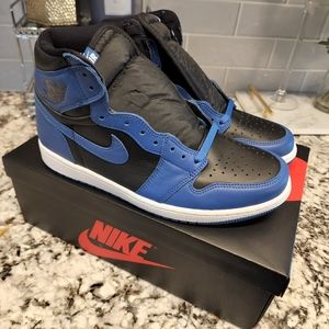 Air Jordan Retro 1 "Dark Marina"